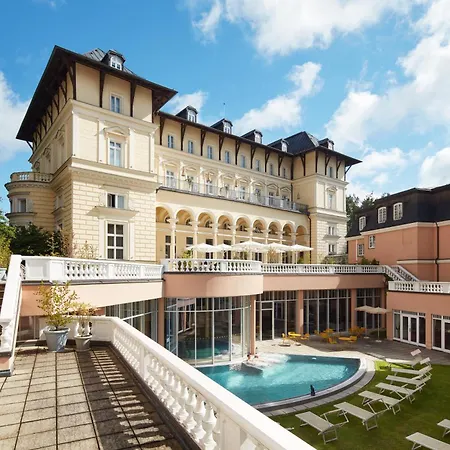 ホテル Falkensteiner Spa マリアーンスケー・ラーズニェ
